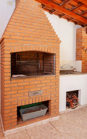Casa à venda com 300m², 4 quartos e 2 vagasChurrasqueira