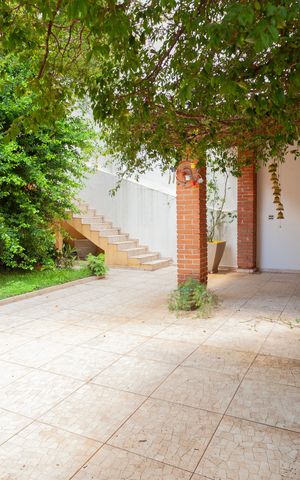 Casa à venda com 300m², 4 quartos e 2 vagasQuintal
