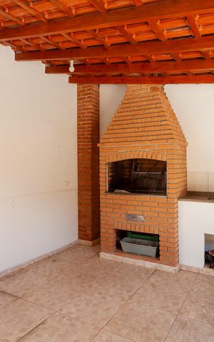 Casa à venda com 300m², 4 quartos e 2 vagasChurrasqueira