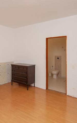 Casa à venda com 300m², 4 quartos e 2 vagasQuarto Suíte 4