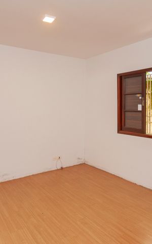Casa à venda com 300m², 4 quartos e 2 vagasQuarto Suíte 4