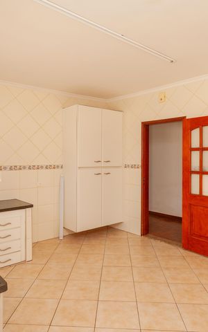 Casa à venda com 300m², 4 quartos e 2 vagasCozinha