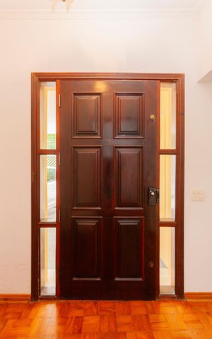 Casa à venda com 300m², 4 quartos e 2 vagasEntrada