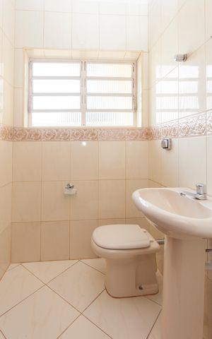 Casa à venda com 300m², 4 quartos e 2 vagasLavabo