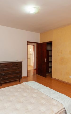 Casa à venda com 300m², 4 quartos e 2 vagasQuarto Suíte 3