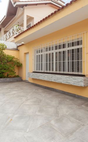 Casa à venda com 300m², 4 quartos e 2 vagasGaragem