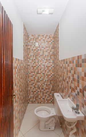 Casa à venda com 300m², 4 quartos e 2 vagasBanheiro da Edícula