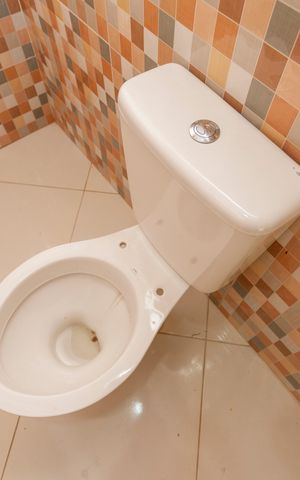 Casa à venda com 300m², 4 quartos e 2 vagasBanheiro da Edícula