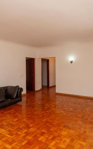 Casa à venda com 300m², 4 quartos e 2 vagasSala