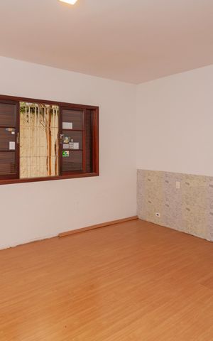 Casa à venda com 300m², 4 quartos e 2 vagasQuarto Suíte 4