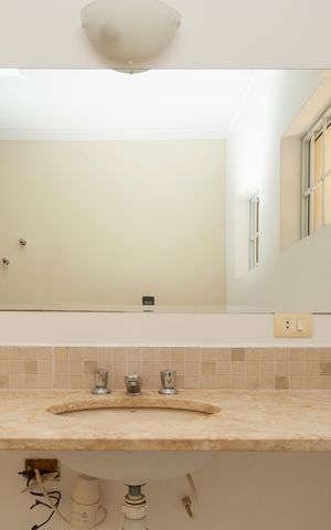 Casa à venda com 300m², 4 quartos e 2 vagasBanheiro da Suíte 4