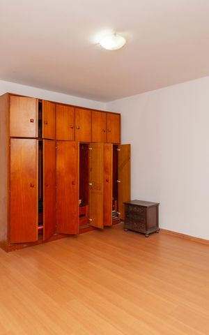 Casa à venda com 300m², 4 quartos e 2 vagasQuarto Suíte 1