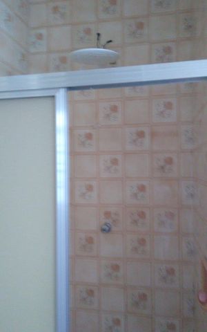 Casa à venda com 200m², 4 quartos e 2 vagas Casa à venda com 200m², 4 quartos e 2 vagasBanheiro