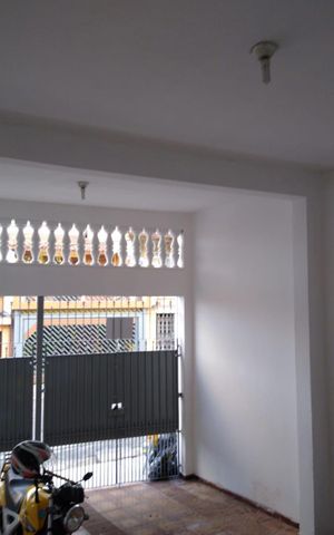 Casa à venda com 200m², 4 quartos e 2 vagas Casa à venda com 200m², 4 quartos e 2 vagasÁrea de serviço