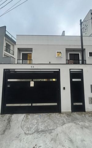 Casa à venda com 195m², 3 quartos e 4 vagas Casa à venda com 195m², 3 quartos e 4 vagasFachada