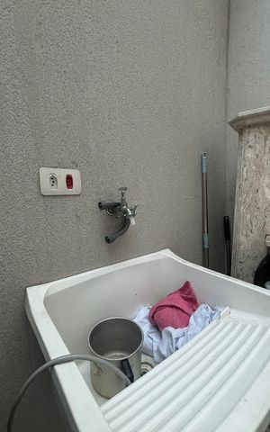 Casa à venda com 195m², 3 quartos e 4 vagas Casa à venda com 195m², 3 quartos e 4 vagasÁrea de Serviço