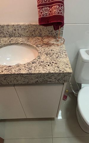 Casa à venda com 195m², 3 quartos e 4 vagas Casa à venda com 195m², 3 quartos e 4 vagasBanheiro da Suíte