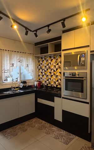 Casa à venda com 195m², 3 quartos e 4 vagas Casa à venda com 195m², 3 quartos e 4 vagasCozinha