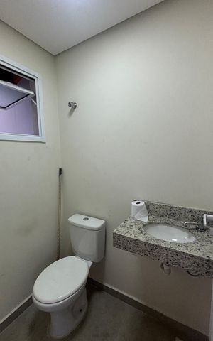Casa à venda com 195m², 3 quartos e 4 vagas Casa à venda com 195m², 3 quartos e 4 vagasCobertura - Banheiro