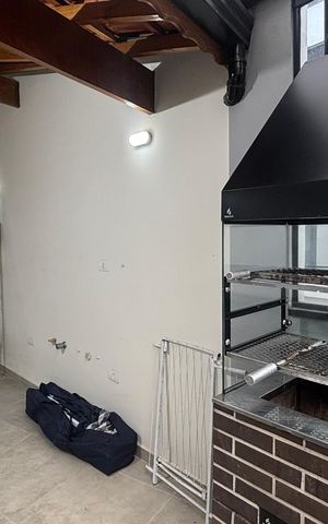 Casa à venda com 195m², 3 quartos e 4 vagas Casa à venda com 195m², 3 quartos e 4 vagasCobertura