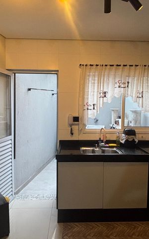 Casa à venda com 195m², 3 quartos e 4 vagas Casa à venda com 195m², 3 quartos e 4 vagasCozinha