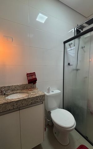 Casa à venda com 195m², 3 quartos e 4 vagas Casa à venda com 195m², 3 quartos e 4 vagasBanheiro da Suíte
