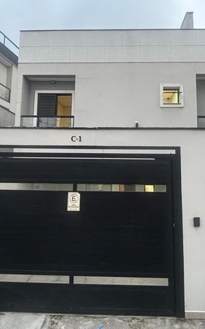 Casa à venda com 195m², 3 quartos e 4 vagas Casa à venda com 195m², 3 quartos e 4 vagasFachada