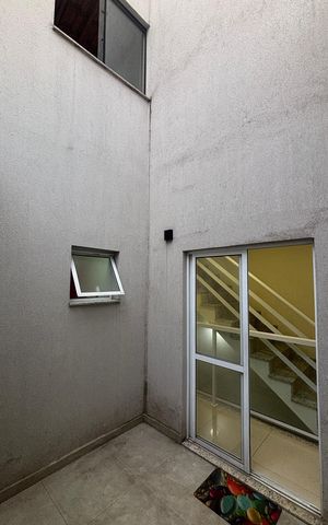 Casa à venda com 195m², 3 quartos e 4 vagas Casa à venda com 195m², 3 quartos e 4 vagasJardim de Inverno