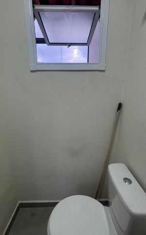 Casa à venda com 195m², 3 quartos e 4 vagas Casa à venda com 195m², 3 quartos e 4 vagasCobertura - Banheiro