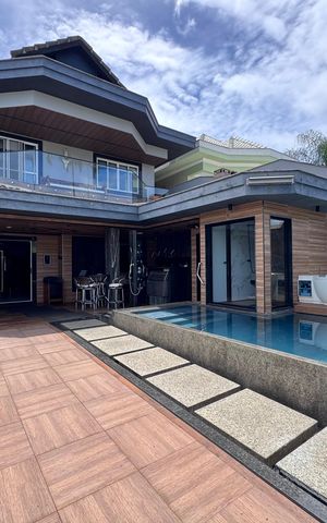 Casa à venda com 383m², 4 quartos e 2 vagas Casa à venda com 383m², 4 quartos e 2 vagasÁrea externa