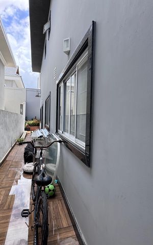 Casa à venda com 383m², 4 quartos e 2 vagas Casa à venda com 383m², 4 quartos e 2 vagasÁrea externa