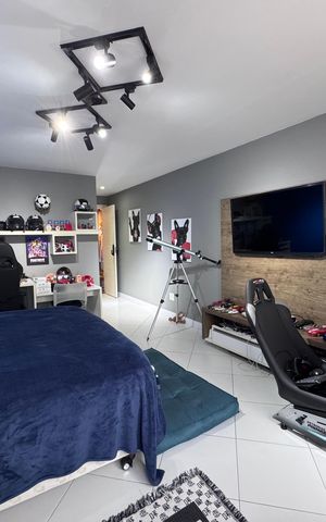 Casa à venda com 383m², 4 quartos e 2 vagas Casa à venda com 383m², 4 quartos e 2 vagasSuíte 2