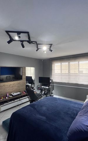 Casa à venda com 383m², 4 quartos e 2 vagas Casa à venda com 383m², 4 quartos e 2 vagasSuíte 2