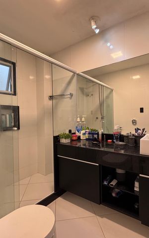 Casa à venda com 383m², 4 quartos e 2 vagas Casa à venda com 383m², 4 quartos e 2 vagasBanheiro Suíte 2