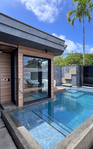Casa à venda com 383m², 4 quartos e 2 vagas Casa à venda com 383m², 4 quartos e 2 vagasÁrea externa