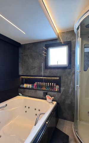 Casa à venda com 383m², 4 quartos e 2 vagas Casa à venda com 383m², 4 quartos e 2 vagasBanheiro Suíte 1