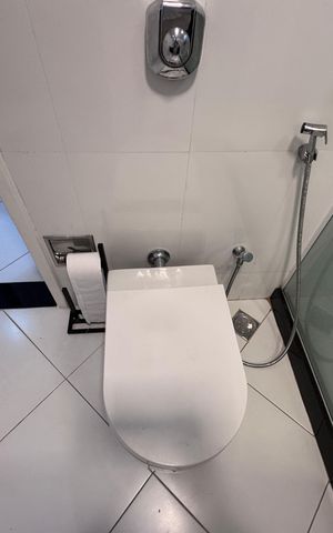 Casa à venda com 383m², 4 quartos e 2 vagas Casa à venda com 383m², 4 quartos e 2 vagasBanheiro Suíte 2