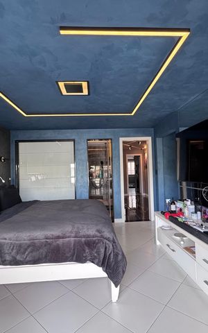 Casa à venda com 383m², 4 quartos e 2 vagas Casa à venda com 383m², 4 quartos e 2 vagasSuite 1
