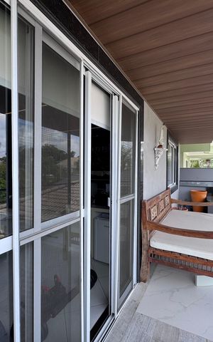 Casa à venda com 383m², 4 quartos e 2 vagas Casa à venda com 383m², 4 quartos e 2 vagasSuite 1 - varanda