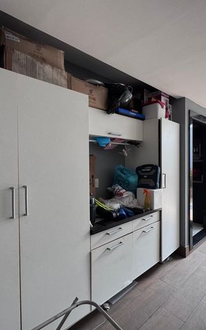 Casa à venda com 383m², 4 quartos e 2 vagas Casa à venda com 383m², 4 quartos e 2 vagasÁrea de Serviço