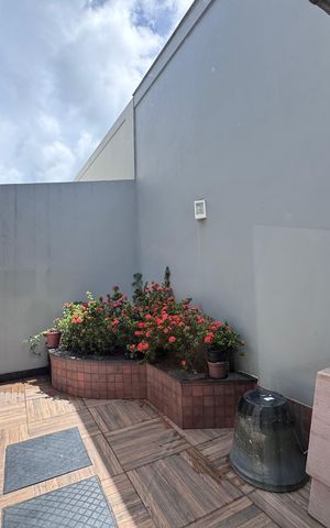 Casa à venda com 383m², 4 quartos e 2 vagas Casa à venda com 383m², 4 quartos e 2 vagasÁrea de Serviço