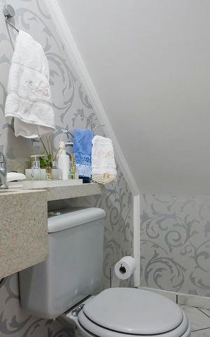 Casa à venda com 210m², 4 quartos e 2 vagasLavabo 1
