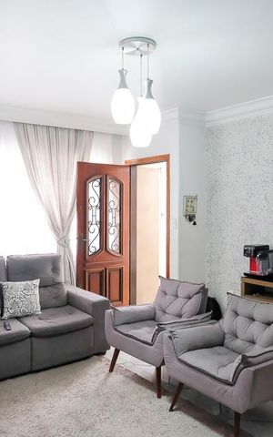 Casa à venda com 210m², 4 quartos e 2 vagasSala