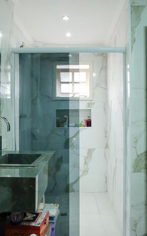 Casa à venda com 210m², 4 quartos e 2 vagasBanheiro