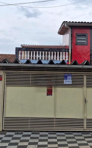 Casa à venda com 190m², 3 quartos e 2 vagasFachada