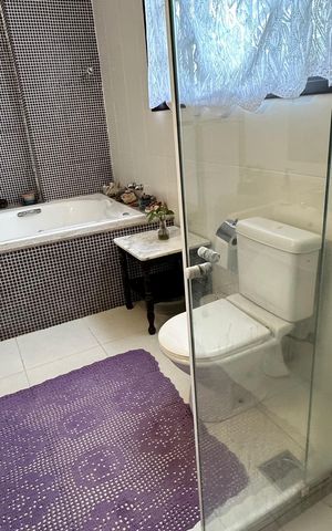 Casa à venda com 300m², 5 quartos e 2 vagasBanheiro quarto 2