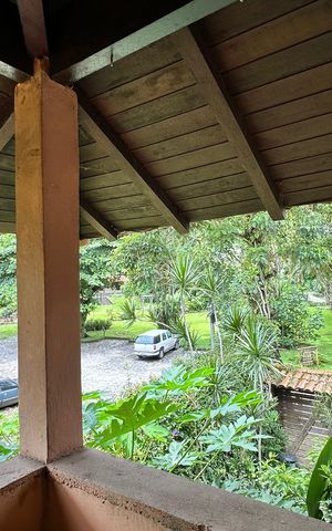 Casa à venda com 300m², 5 quartos e 2 vagasVaranda