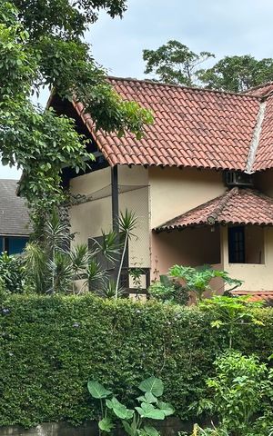 Casa à venda com 300m², 5 quartos e 2 vagasFachada 