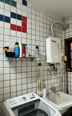 Casa à venda com 300m², 5 quartos e 2 vagasÁrea de Serviço