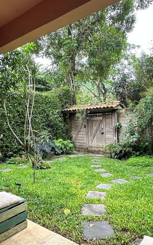 Casa à venda com 300m², 5 quartos e 2 vagasQuintal